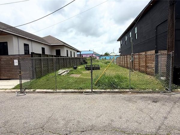 1908 FRENCHMEN Street , New Orleans, LA 70116