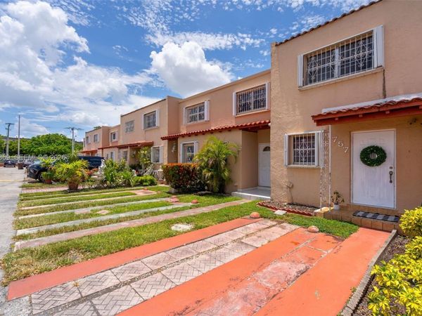 1757 W 57th St , Unit 211, Hialeah, FL 33012