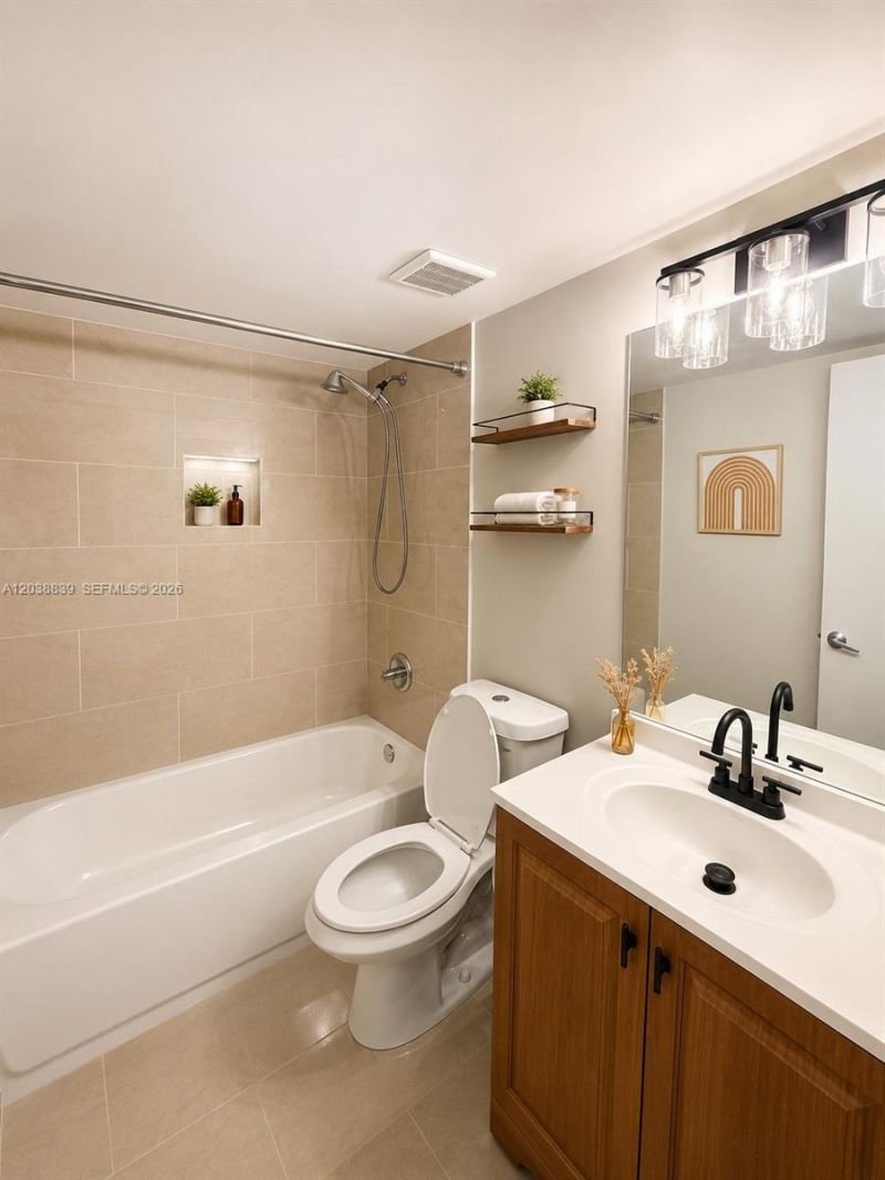 20005 NE 3rd Ct , Unit 8, Miami, FL 33179 Photo