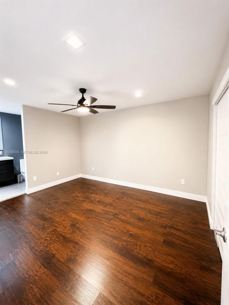 20005 NE 3rd Ct , Unit 8, Miami, FL 33179 Photo
