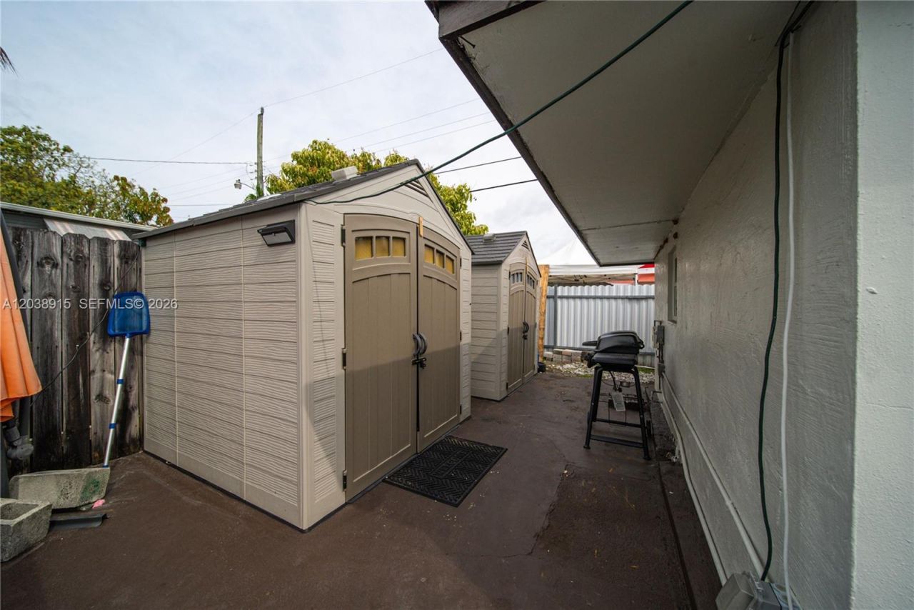 875 E 29th St , Unit 1, Hialeah, FL 33013 Photo