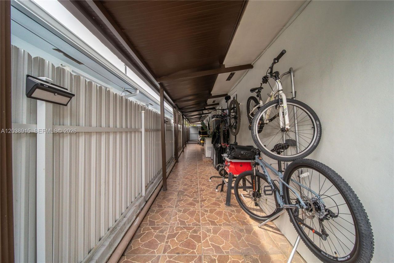 875 E 29th St , Unit 1, Hialeah, FL 33013 Photo