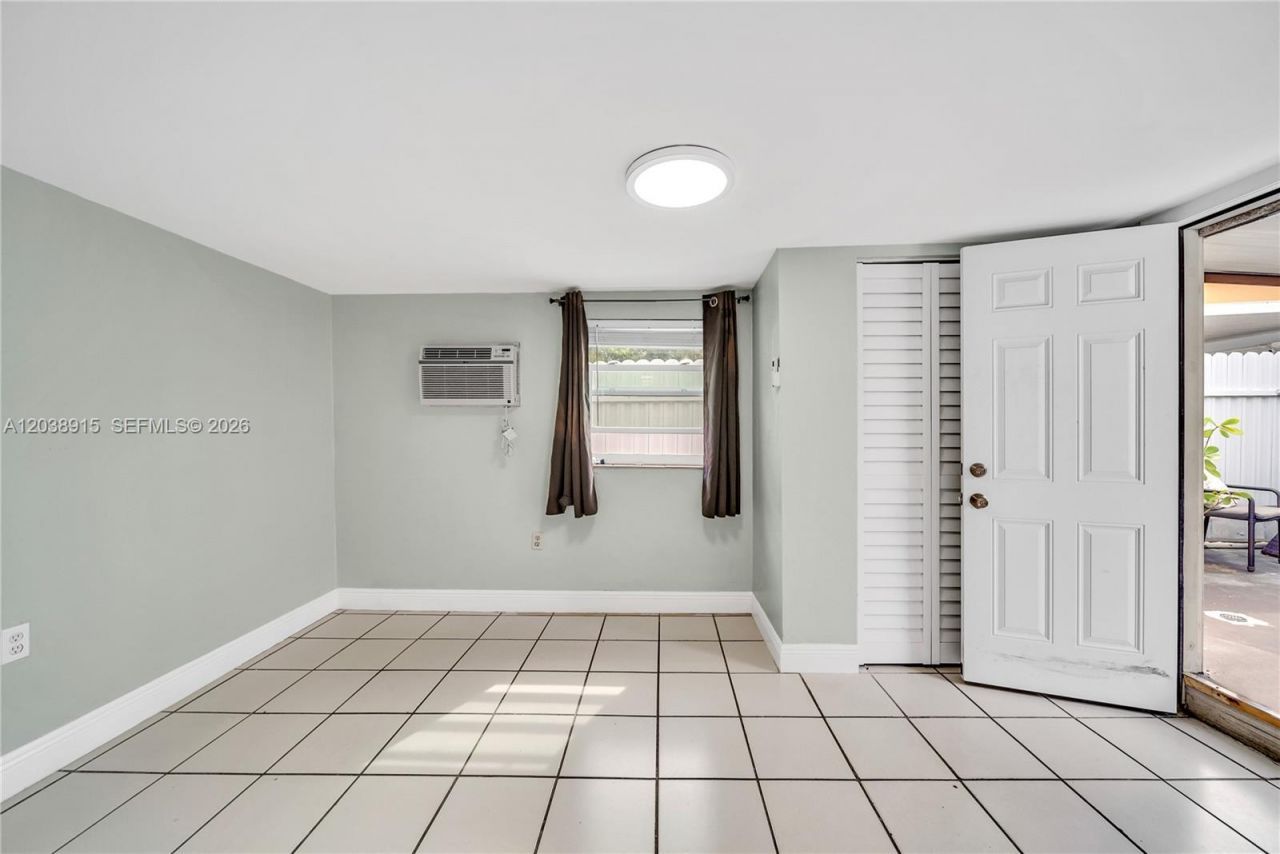 875 E 29th St , Unit 1, Hialeah, FL 33013 Photo