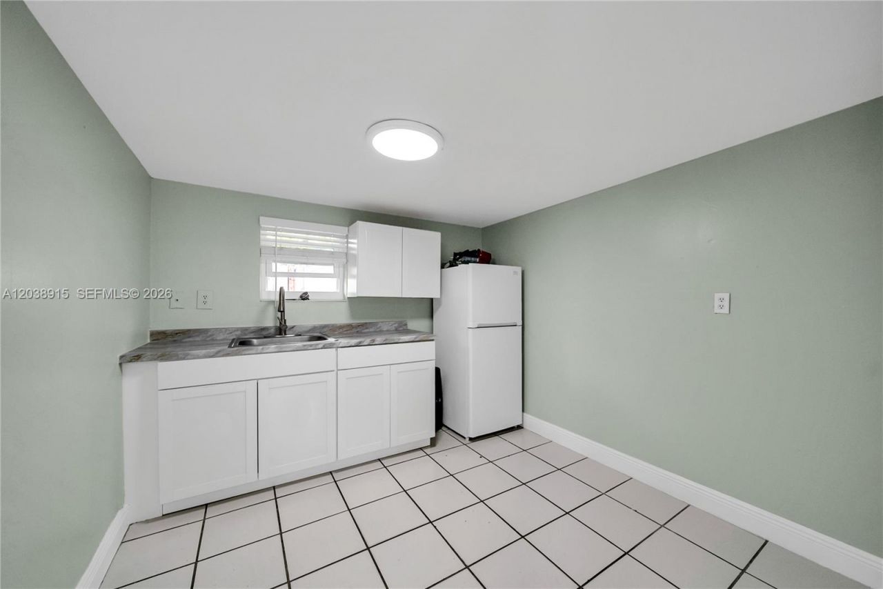 875 E 29th St , Unit 1, Hialeah, FL 33013 Photo