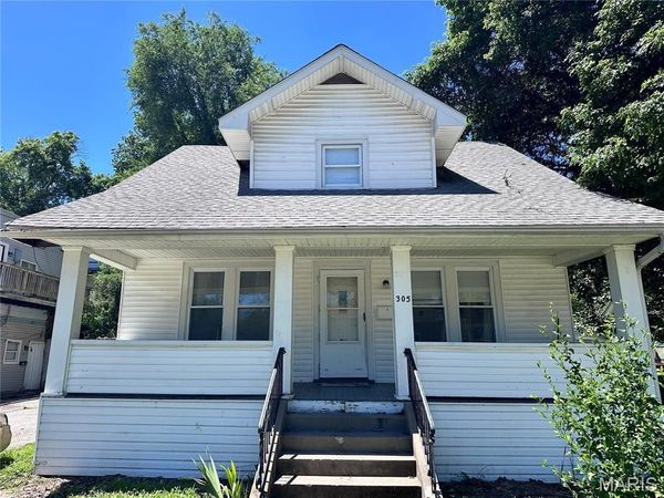 305 Grand Avenue , Hannibal, MO 63401