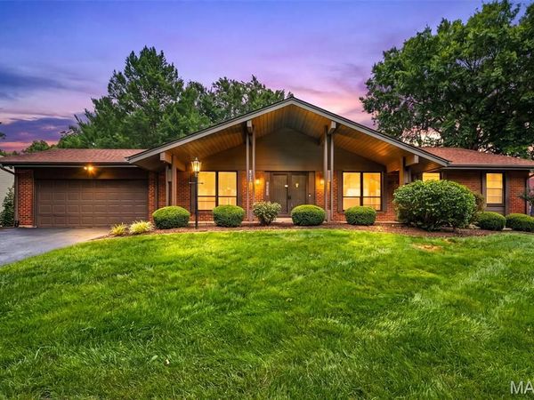 1538 Woodroyal West Drive, Chesterfield, MO 63017