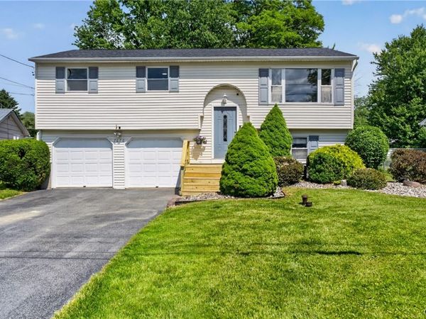 7670 Clover Road, Syracuse, NY 13212