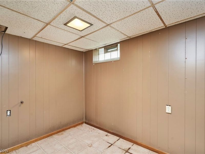 6876 Greenleaf Avenue , Parma Heights, OH 44130 Photo 21