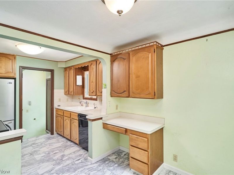6876 Greenleaf Avenue , Parma Heights, OH 44130 Photo 4