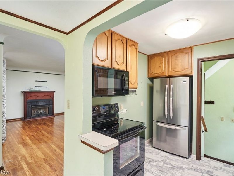 6876 Greenleaf Avenue , Parma Heights, OH 44130 Photo 5