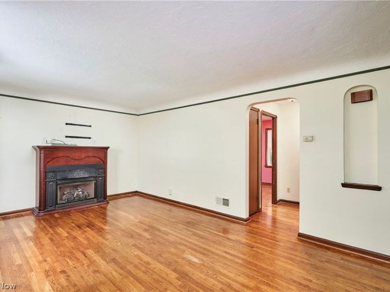 6876 Greenleaf Avenue , Parma Heights, OH 44130 Photo 6
