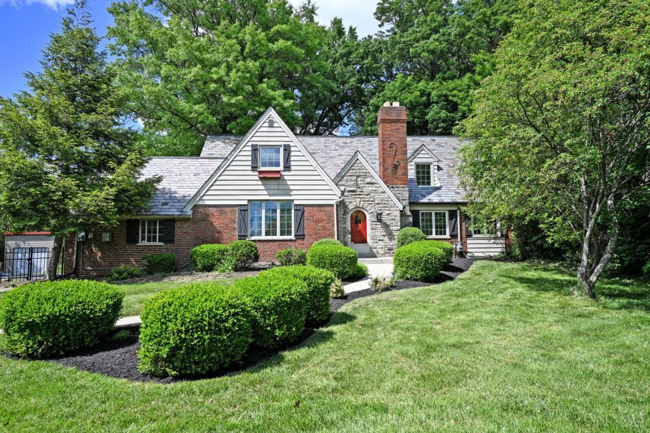 1020 W Galbraith Road, Cincinnati, OH 45231 Main Photo