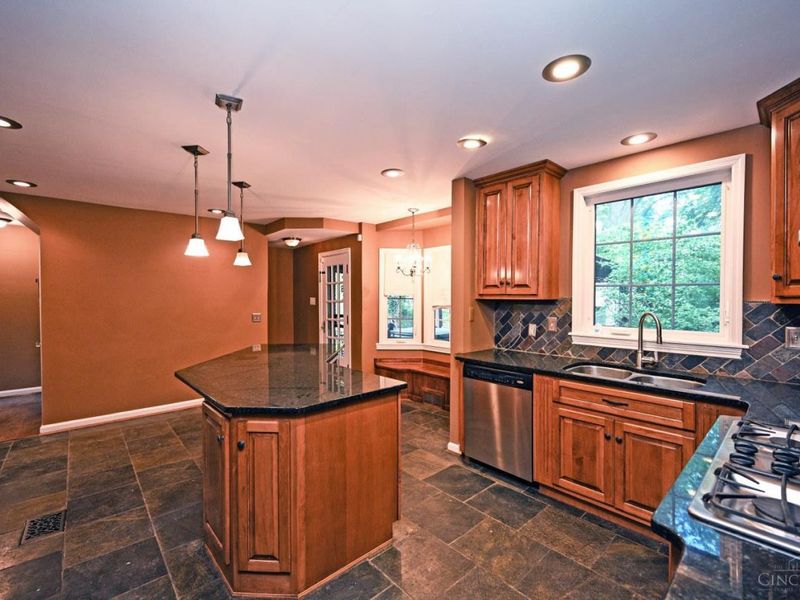1020 W Galbraith Road, Cincinnati, OH 45231 Photo 19
