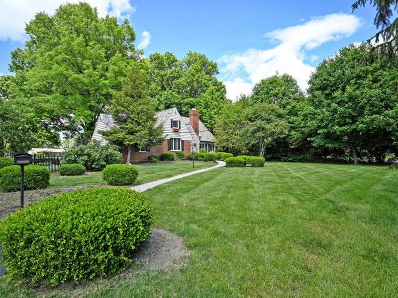 1020 W Galbraith Road, Cincinnati, OH 45231 Photo 3