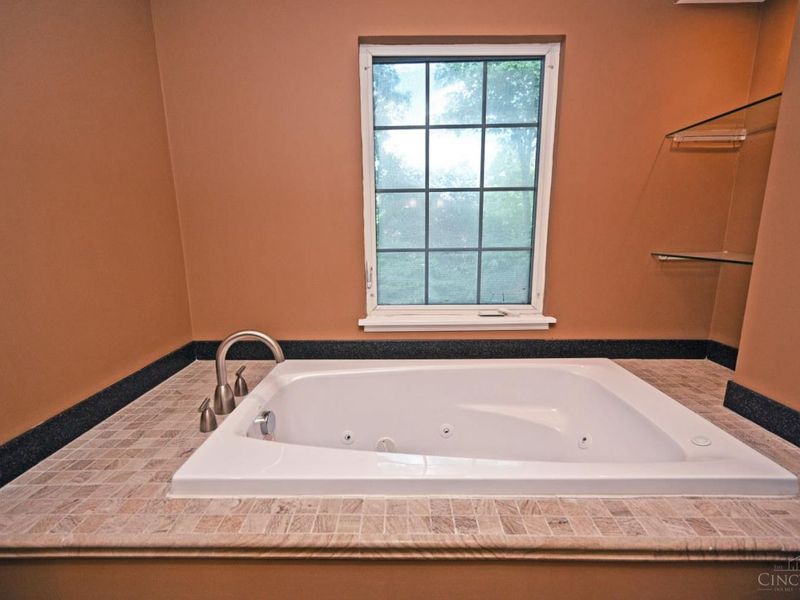 1020 W Galbraith Road, Cincinnati, OH 45231 Photo 37