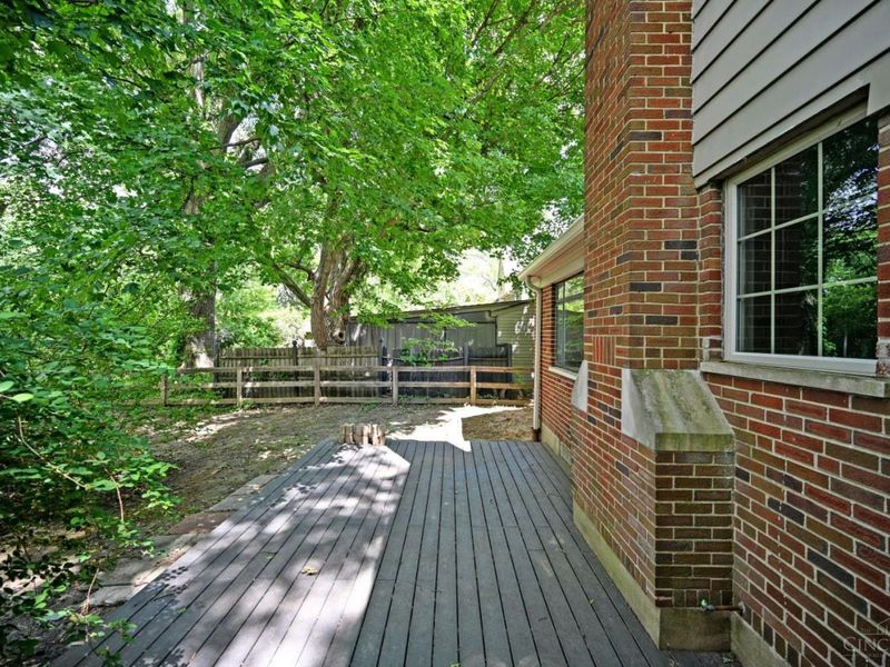 1020 W Galbraith Road, Cincinnati, OH 45231 Photo 54