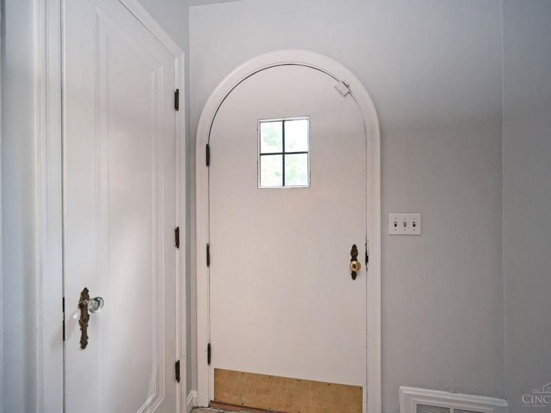 1020 W Galbraith Road, Cincinnati, OH 45231 Photo 9