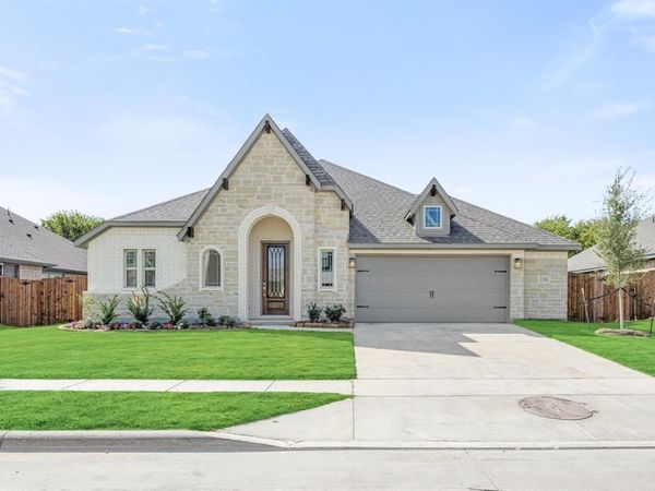326 Chestnut Lane, Glenn Heights, TX 75154
