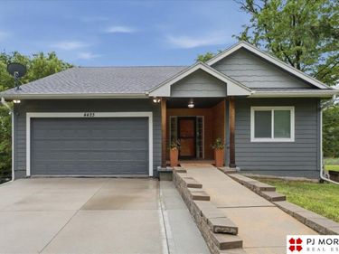 4423 R Street, Omaha, NE 68107