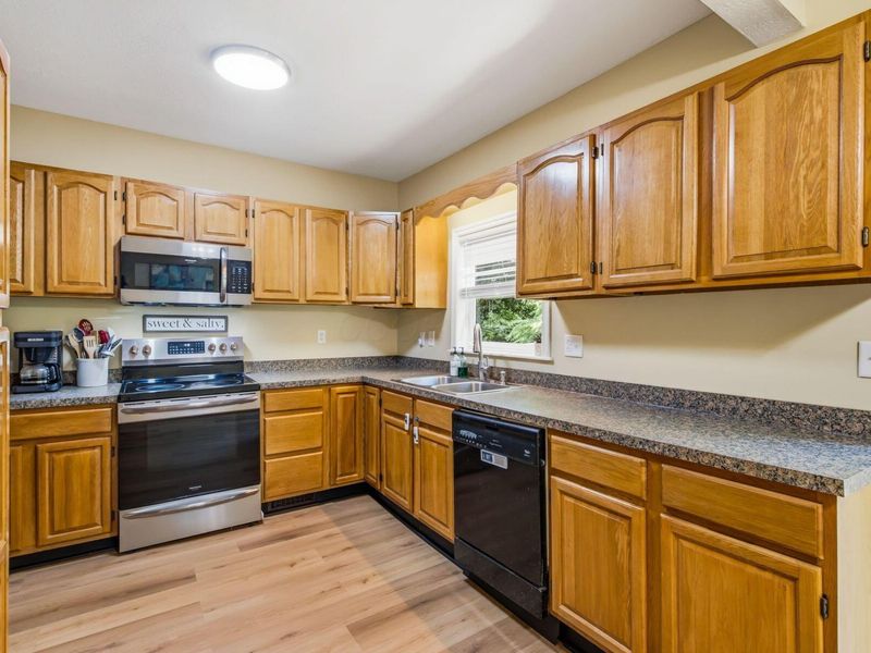 230 W William Street , Delaware, OH 43015 Photo 10