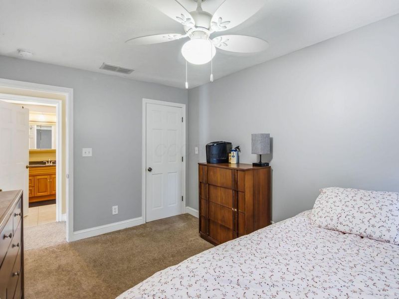 230 W William Street , Delaware, OH 43015 Photo 16