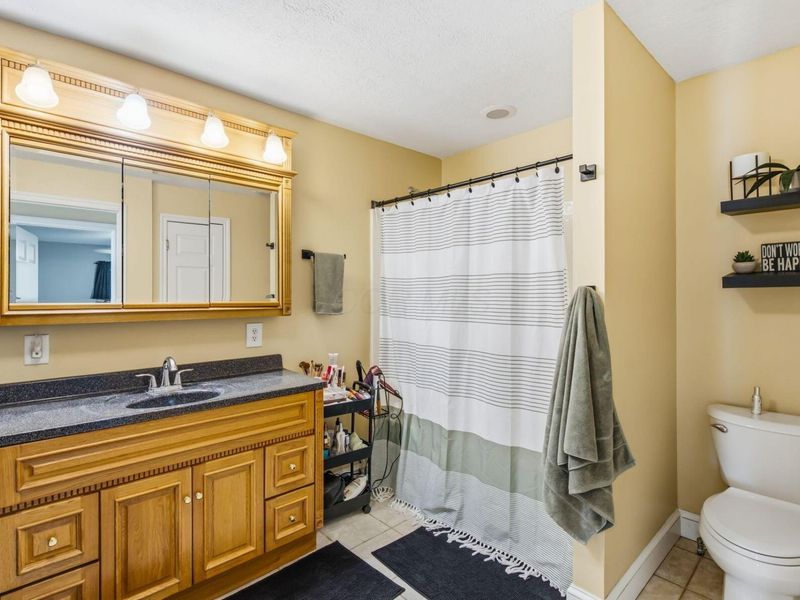 230 W William Street , Delaware, OH 43015 Photo 17