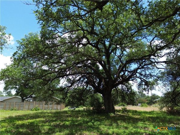 731 Santa Maria Road , Salado, TX 76571