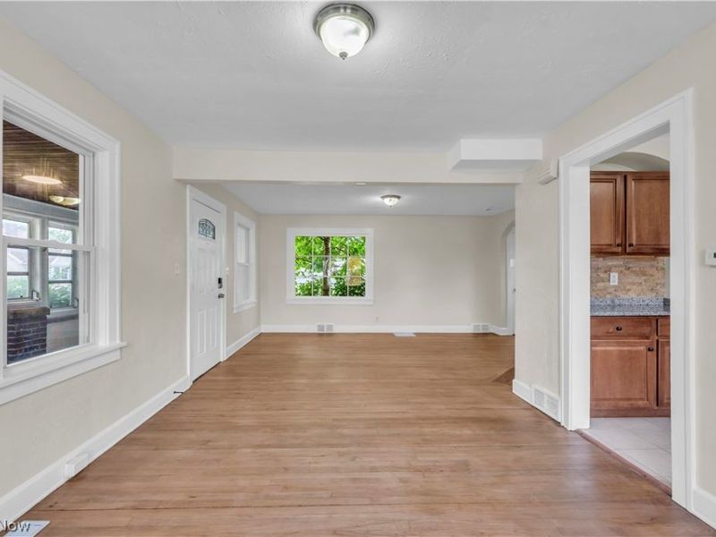 19330 Monterey Avenue , Euclid, OH 44119 Photo 4