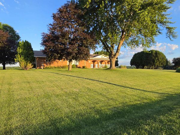 314 Acre Street , Guttenberg, IA 52052