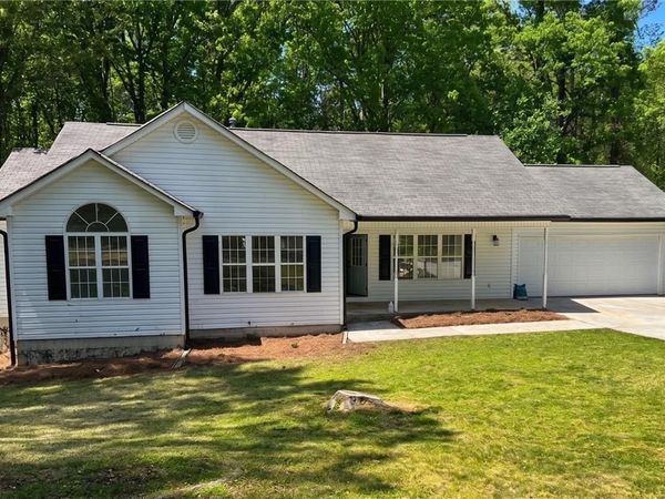 5027 Fitts Drive NE, Roswell, GA 30075