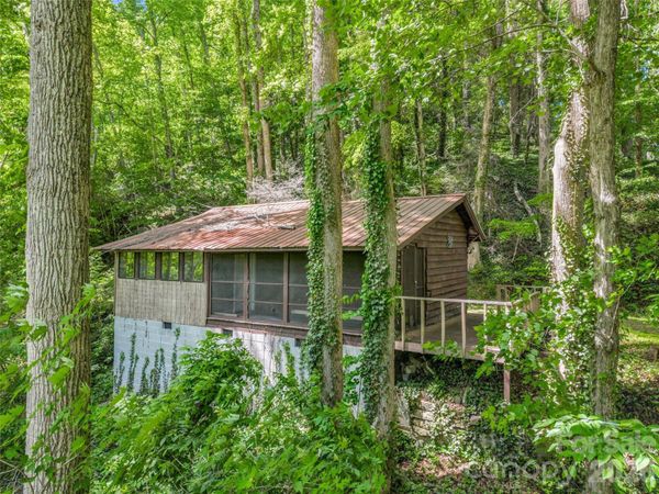 247 Legacy Layne Drive , Hendersonville, NC 28792