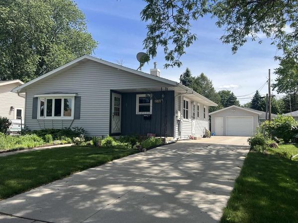 590 E 10TH STREET, Fond Du Lac, WI 54935