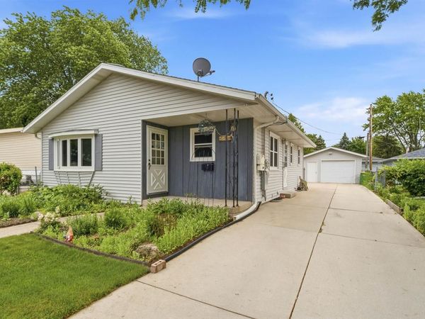 590 E 10TH STREET, Fond Du Lac, WI 54935