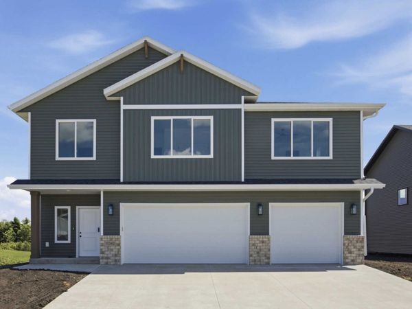 10342 Burgundy Drive , Horace, ND 58047
