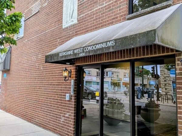 Unit 208, Chicago, IL 60645