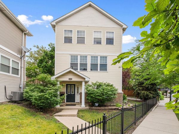 3845 N Milwaukee Avenue , Chicago, IL 60641