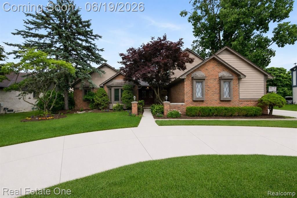5277 Waterview Drive, West Bloomfield Township, MI 48323 Main Photo