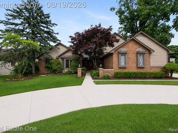 5277 Waterview Drive, West Bloomfield Twp, MI 48323