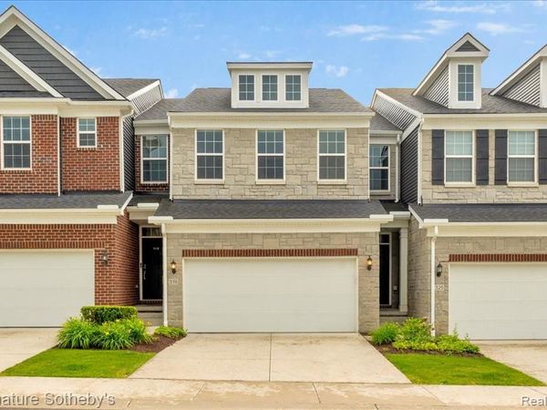 319 Strawberry Drive, Rochester Hills, MI 48307