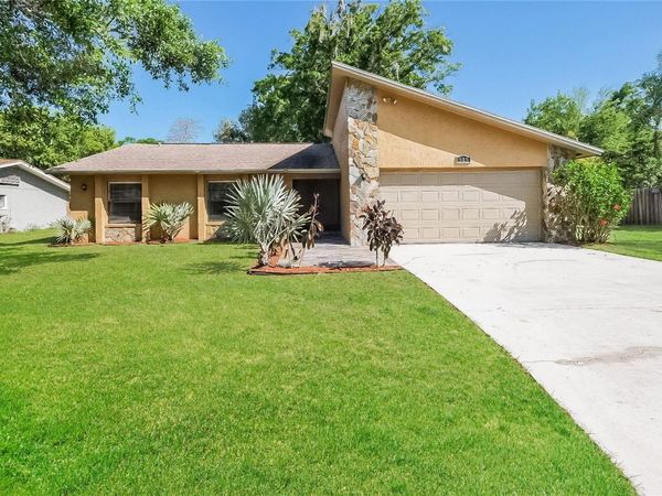 515 SANDALWOOD DRIVE , PLANT CITY, FL 33563