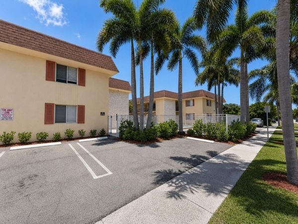 515 S Sequoia Drive, Unit 109, West Palm Beach, FL 33409