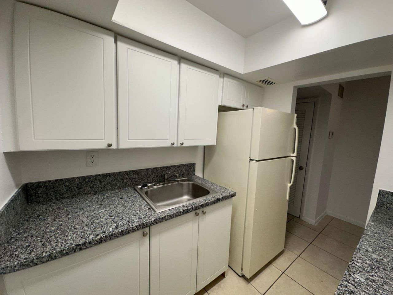 515 S Sequoia Drive, Unit 109, West Palm Beach, FL 33409 Photo