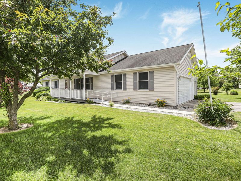 2039 Oakview Drive, Urbana, OH 43078 Photo 2