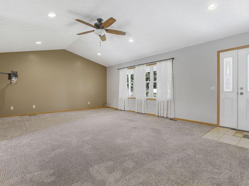 2039 Oakview Drive, Urbana, OH 43078 Photo 8