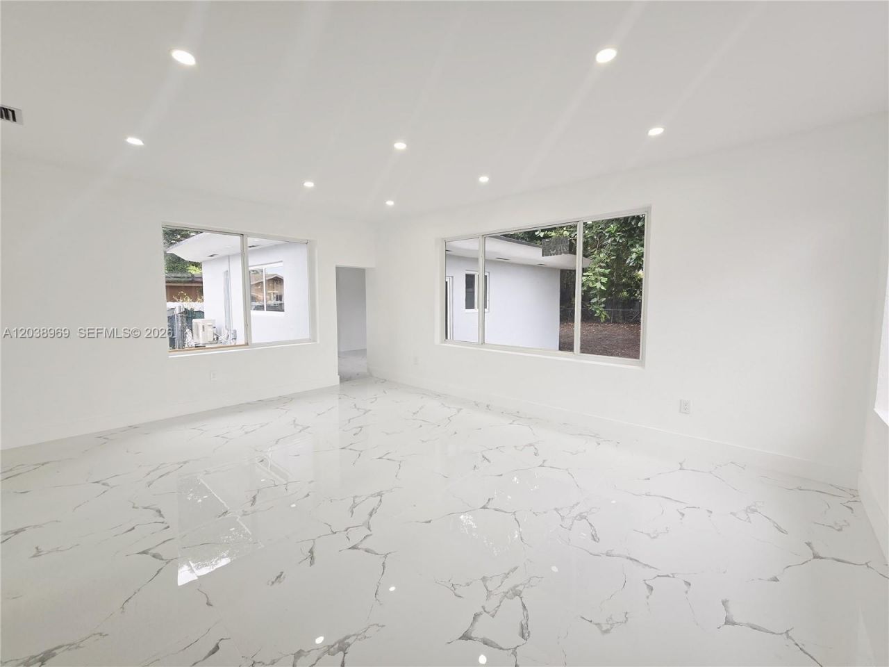 2530 NW 111th St , Miami, FL 33167 Photo