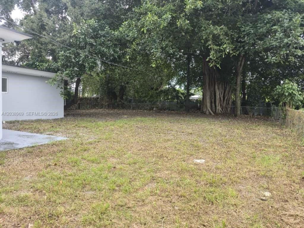 2530 NW 111th St , Miami, FL 33167 Photo