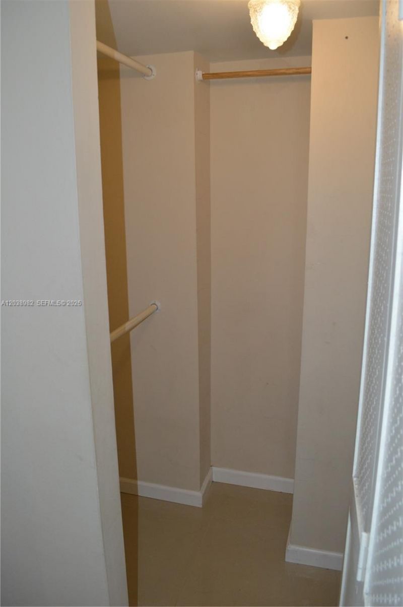 3401 N Country Club Dr, Unit 504, Aventura, FL 33180 Photo