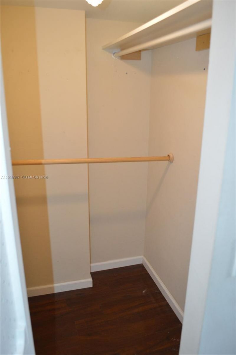 3401 N Country Club Dr, Unit 504, Aventura, FL 33180 Photo