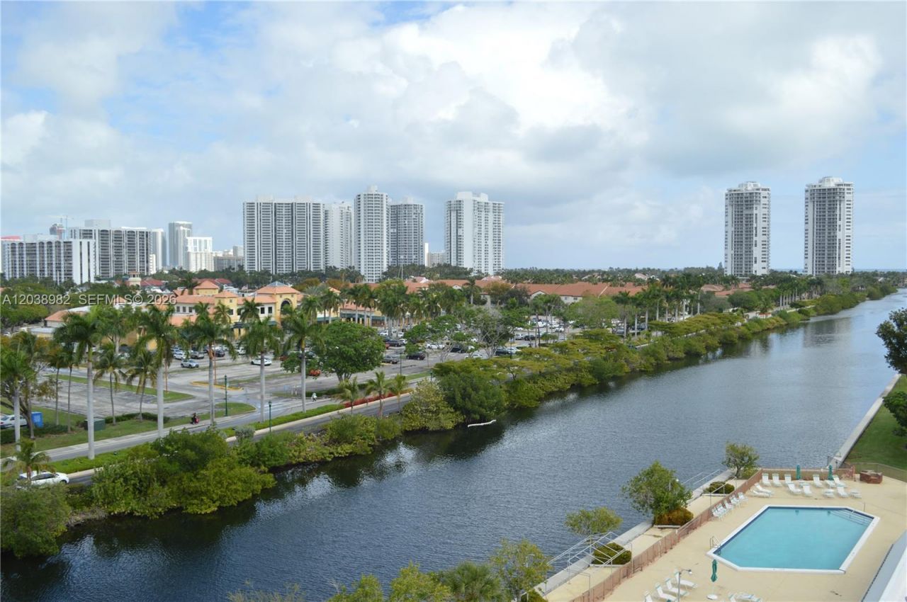 3401 N Country Club Dr, Unit 504, Aventura, FL 33180 Photo