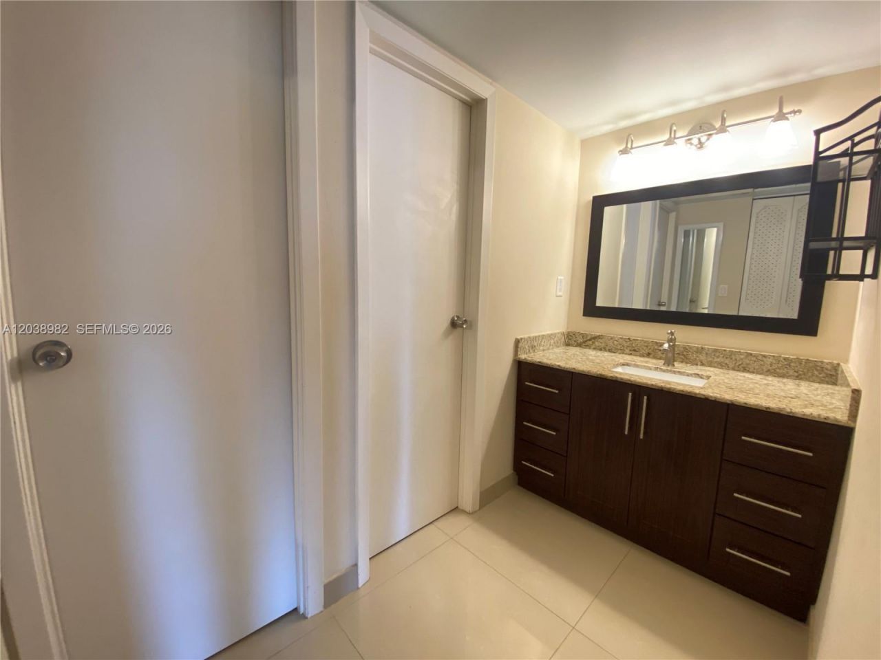 3401 N Country Club Dr, Unit 504, Aventura, FL 33180 Photo